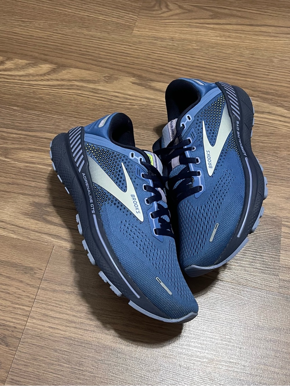 Brooks Adrenaline GTS 22 1203531B467 Athletic Sneaker Women's 8 Blue Mesh Gym